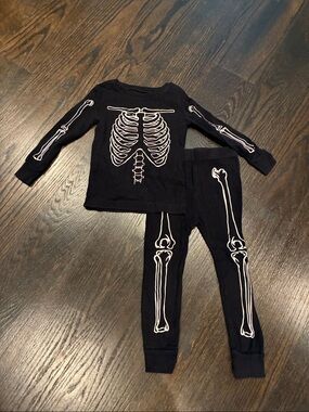 Old Navy Black Toddler Tee with Printed Label